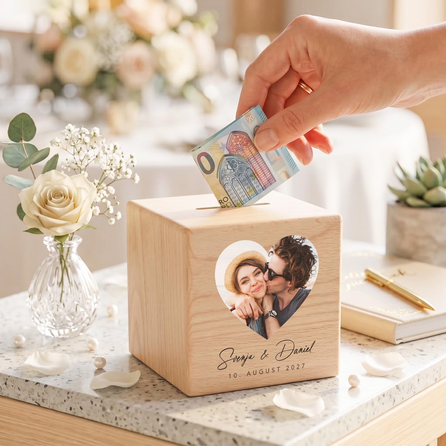 Hochzeitsgeschenk für Brautpaar Spardose aus Holz personalisierte als Geld Geschenk inkl. Schloss & Schlüssel