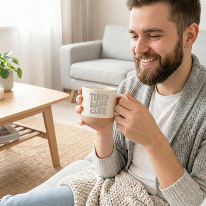 Tired Dads Club Papa Steingut Tasse Vatertagsgeschenk mit Gravur Sohn Tochter Vater Geschenk zum Vatertag Kaffeebecher Kaffeetasse