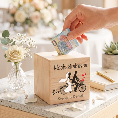Geldgeschenk zur Hochzeit personalisierte Spardose aus Holz Tandem Hochzeitsgeschenk für Brautpaar