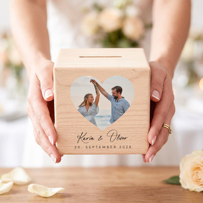 Hochzeitsgeschenk für Brautpaar Spardose aus Holz personalisierte als Geld Geschenk inkl. Schloss & Schlüssel