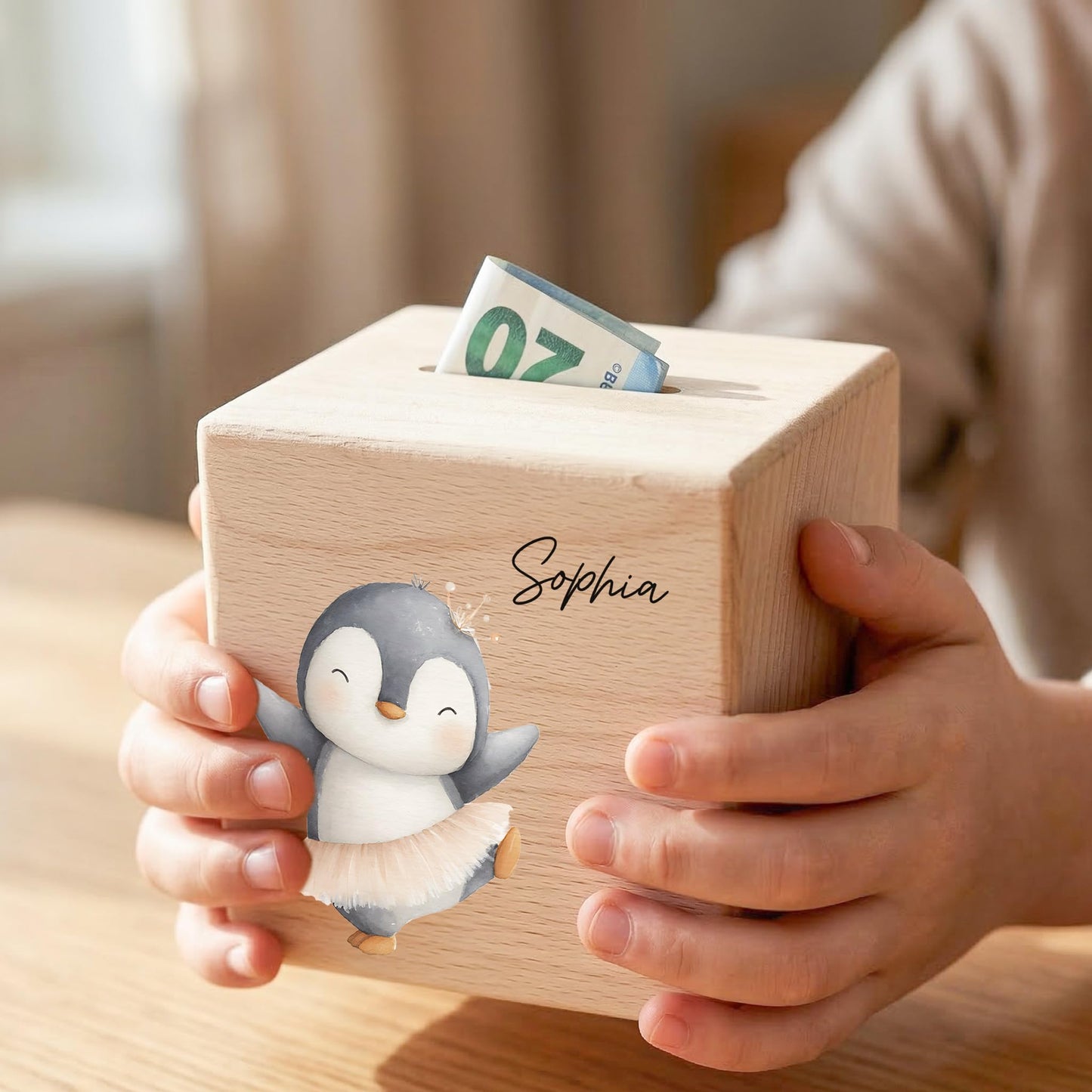 Spardose für Mädchen personalisierte Sparbox aus Holz mit Pinguin Geldgeschenk für Kinder