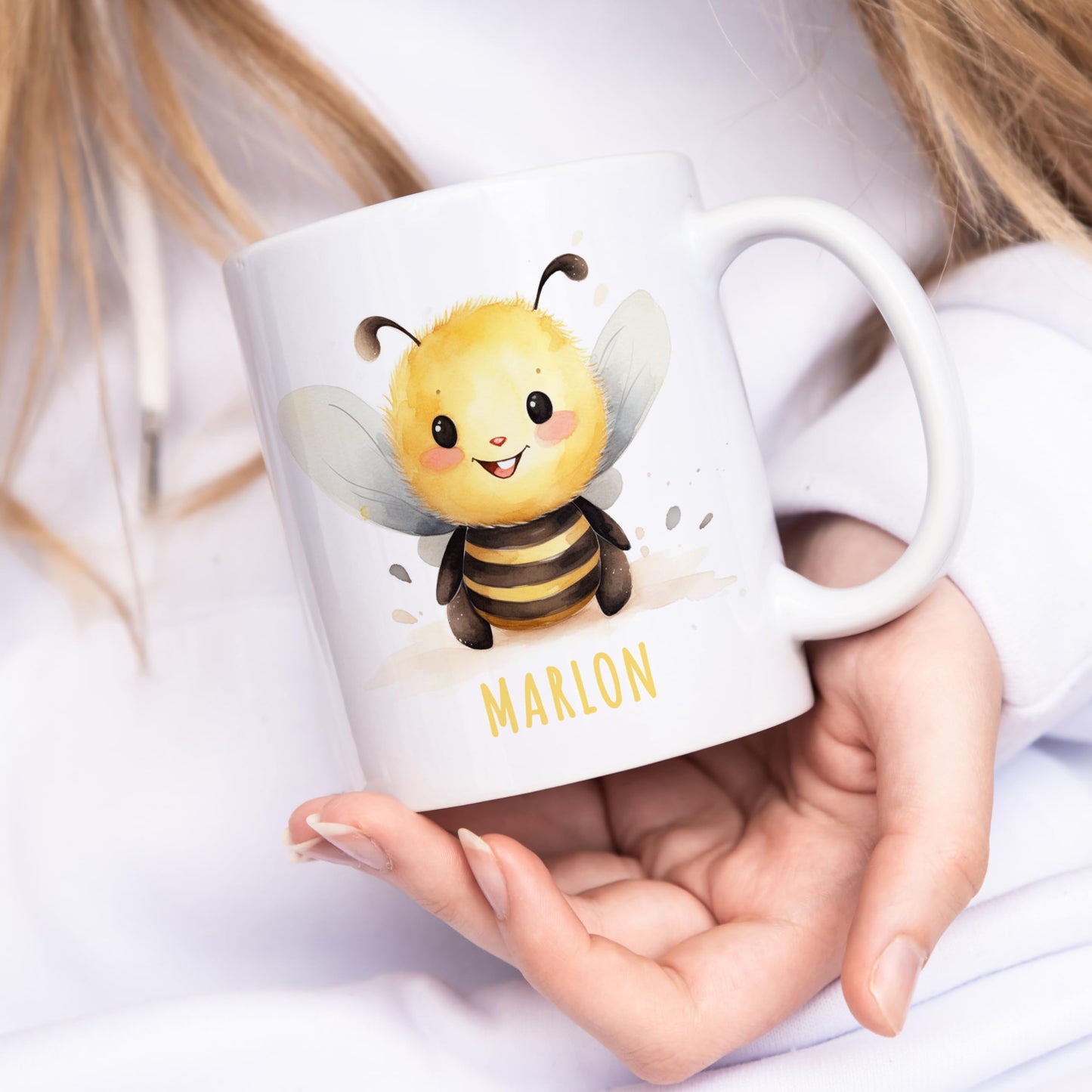 Biene Tasse personalisierte Kindertasse mit Namen Bienentasse Namenstasse süßes Kinder Geschenk für Jungen & Mädchen Kaffeetasse Teetasse aus Keramik 330 ml