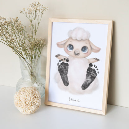 Baby Fußabdruck Bild Schaaf Fußabdrücke Personalisiert Babygeschenk zur Geburt Geschenk Kleinkind Kinderzimmerdeko (Ohne Farbe)