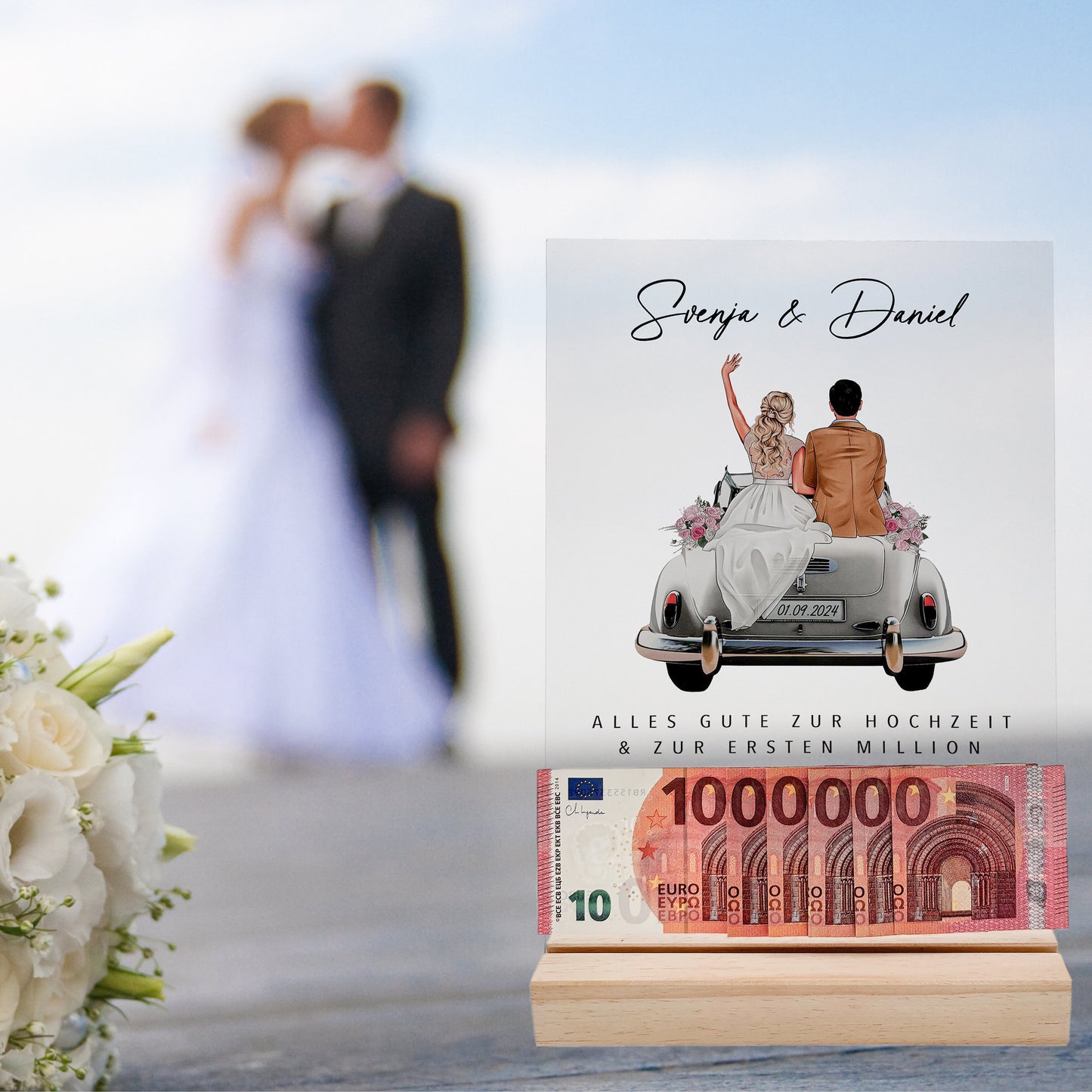 Erste Million Hochzeit Geldgeschenk personalisiert Acrylglas Bild Hochzeitsgeschenk Geld Geschenk für Brautpaar 20x30 cm inkl. Holzfuß