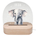 Nachtlicht personalisiert für Kinder & Baby Elefant Babyzimmer Deko Kinderzimmer Nachtlampe Mädchen Jungen Inkl. Holzfuß und Netzteil