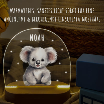 Nachtlicht personalisiert für Kinder & Baby Koala Babyzimmer Deko Kinderzimmer Nachtlampe Mädchen Jungen Inkl. Holzfuß und Netzteil