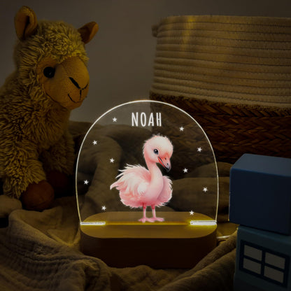 Nachtlicht personalisiert für Kinder & Baby Flamingo Babyzimmer Deko Kinderzimmer Nachtlampe Mädchen Jungen Inkl. Holzfuß und Netzteil