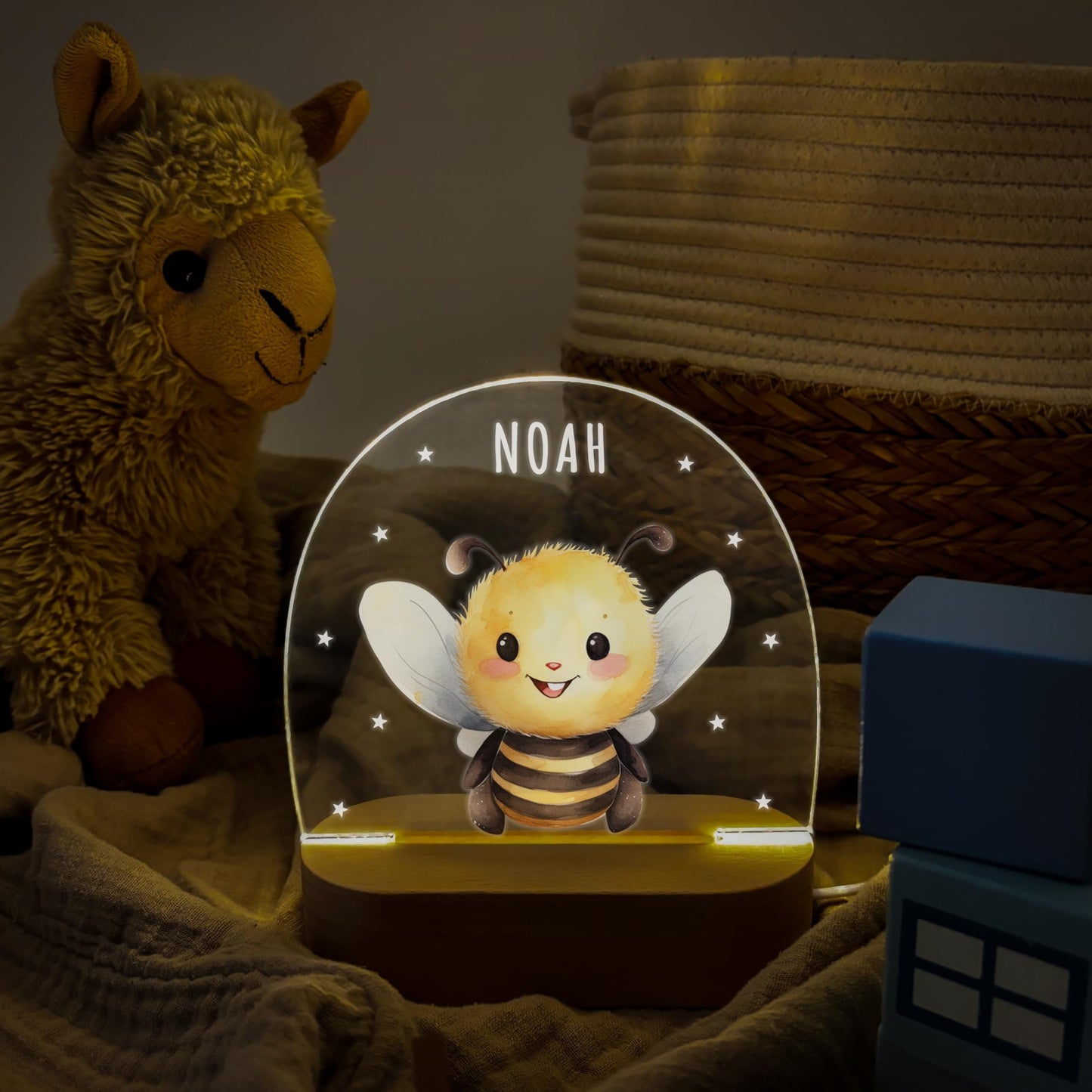 Nachtlicht personalisiert für Kinder & Baby Biene Babyzimmer Deko Kinderzimmer Nachtlampe Mädchen Jungen Inkl. Holzfuß und Netzteil