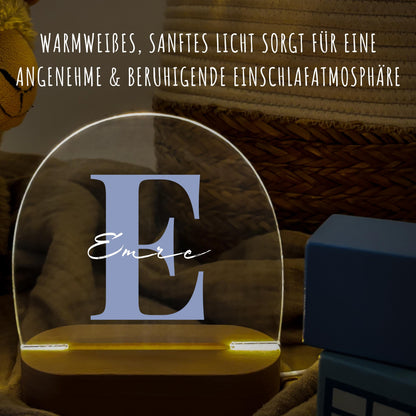 Buchstaben Nachtlicht Baby Kinder personalisiert Babyzimmer Kinderzimmer Nachtlampe Geschenk Geburt Inkl. Holzfuß & Netzteil (Blau)