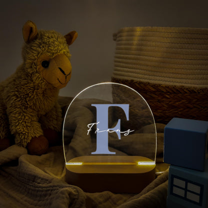 Buchstaben Nachtlicht Baby Kinder personalisiert Babyzimmer Kinderzimmer Nachtlampe Geschenk Geburt Inkl. Holzfuß & Netzteil (Blau)