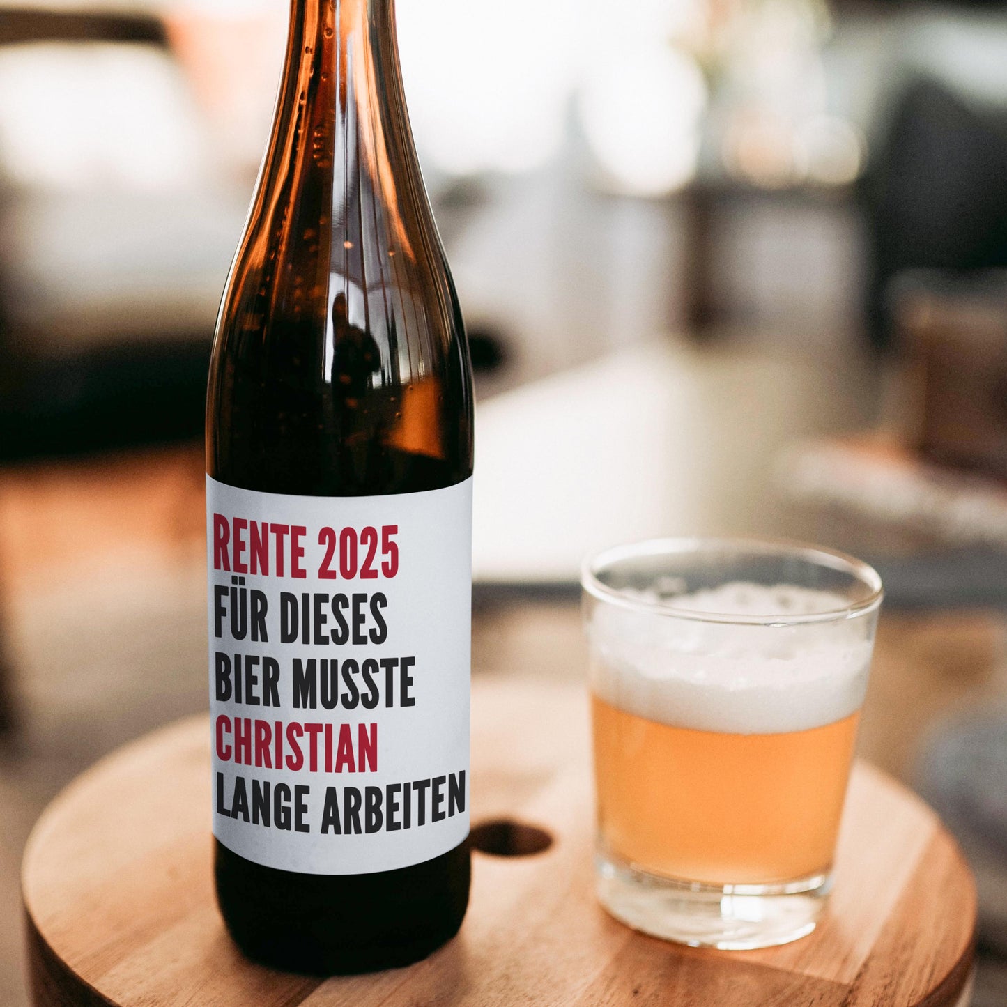 Rente Geschenk Mann Frau Bieretiketten personalisiert Flaschenetikett Bier Rentner Ruhestand selbstklebende Etiketten 2 Stück | 9x9 cm