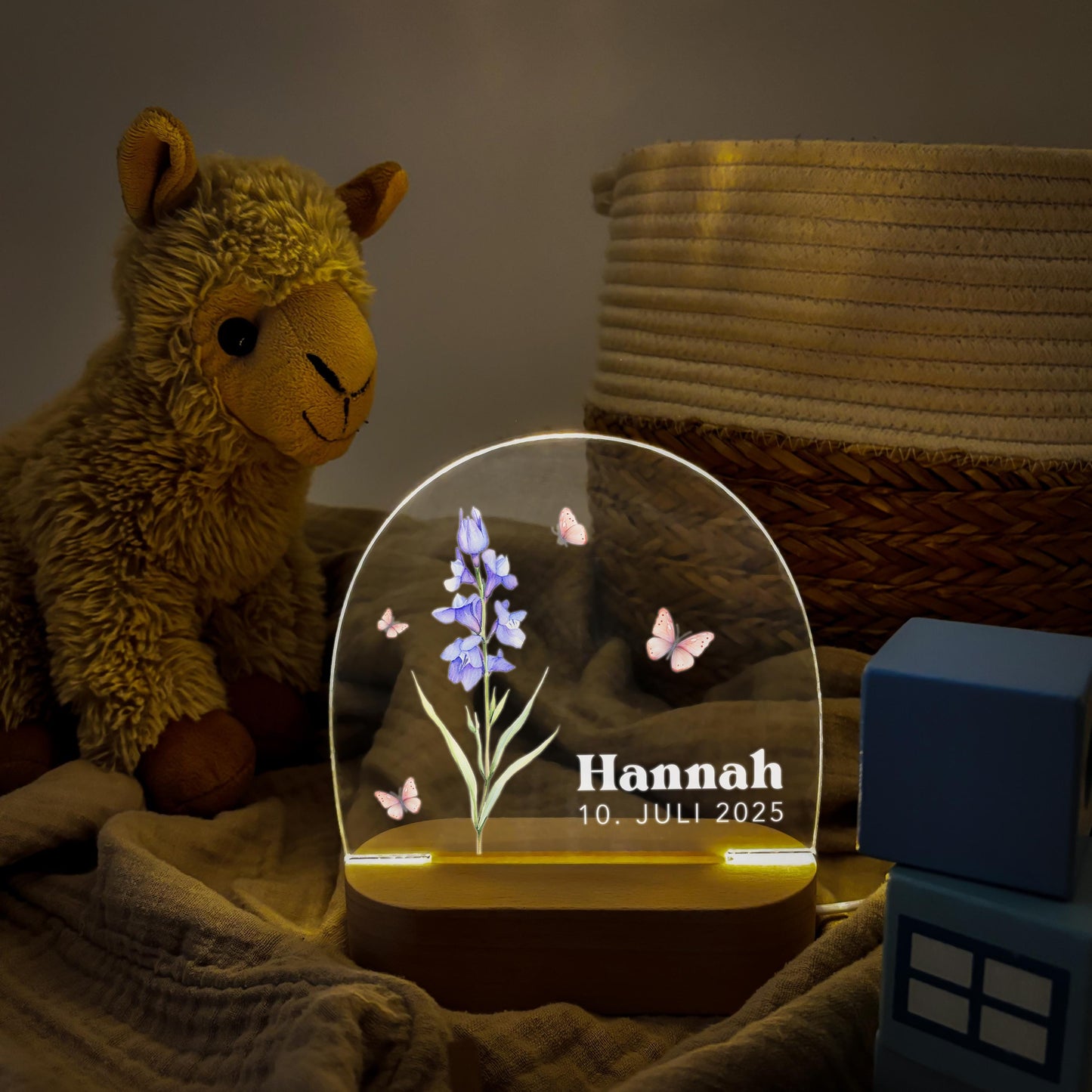 Geburtsgeschenk Mädchen Nachtlicht Baby personalisiert Monatsblume Geschenk zur Geburt Nachtlampe inkl. Holzfuß & Netzteil | Juli