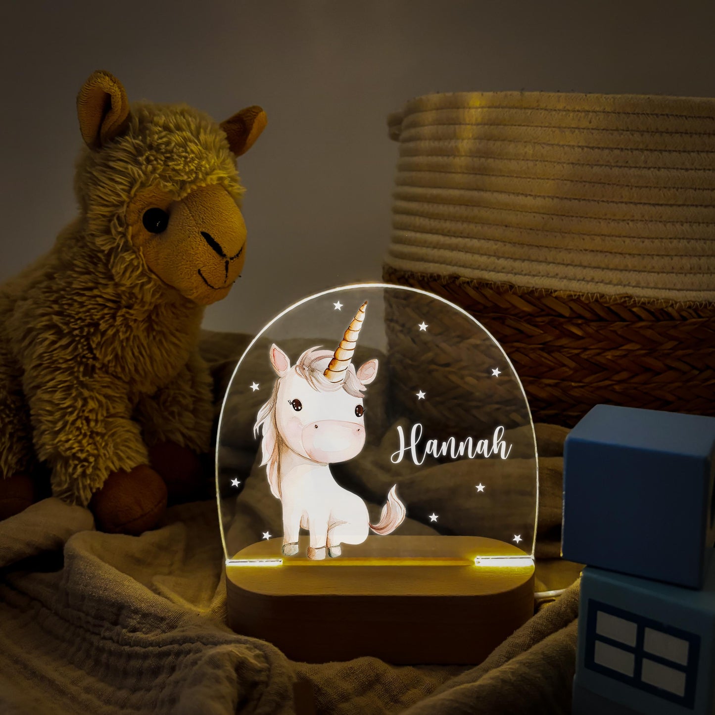 Nachtlicht Einhorn personalisiert für Kinder & Baby Mädchen Geschenk Einhorn Deko Nachtlampe inkl. Holzfuß und Netzteil