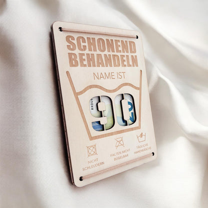 Schonend Behandeln 90. Geburtstag Geldgeschenk personalisiert Geldverpackung Verpackung Geld Geburtstagsgeschenk Geschenkkarte Holz 12x17 cm