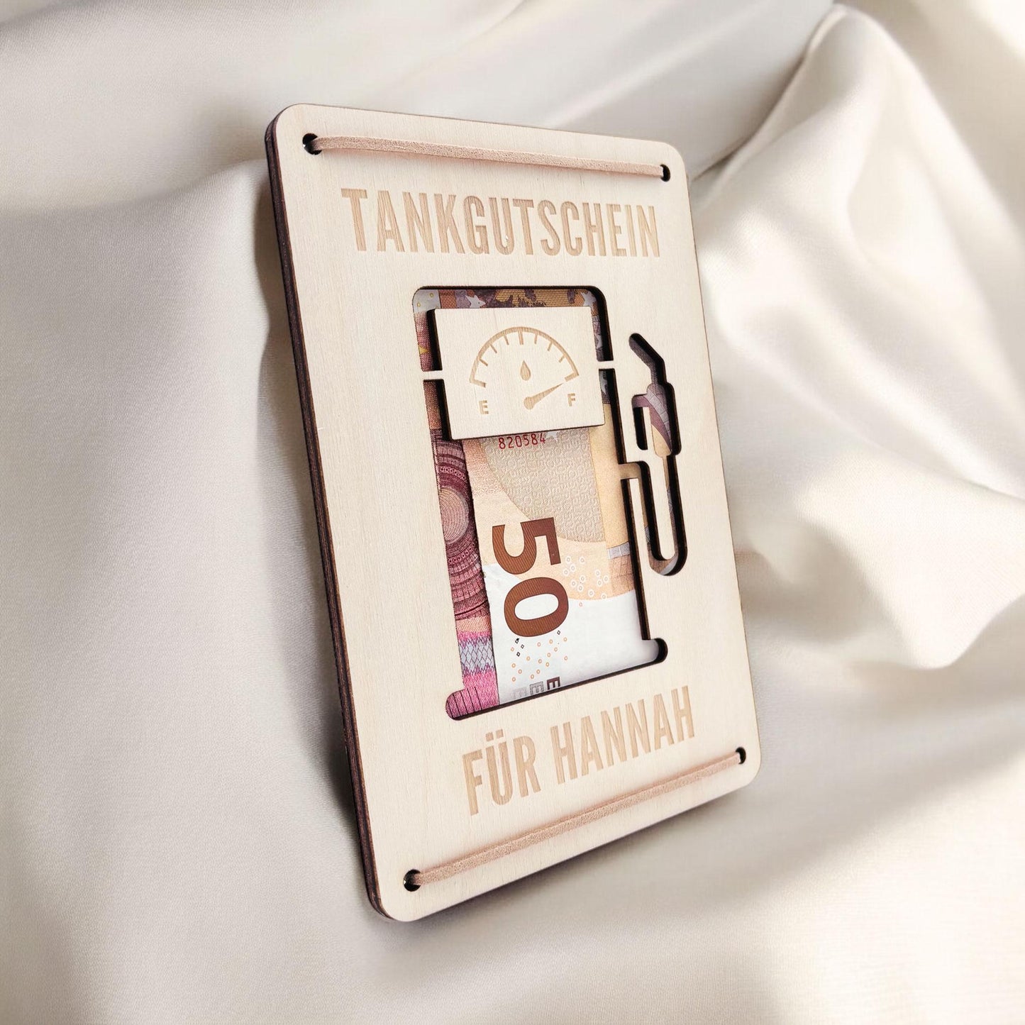 Tankgutschein Geschenk Geldgeschenk Tanken Geburtstag personalisierte Geld Verpackung Spritgeld Geschenkkarte Holz 12x17 cm