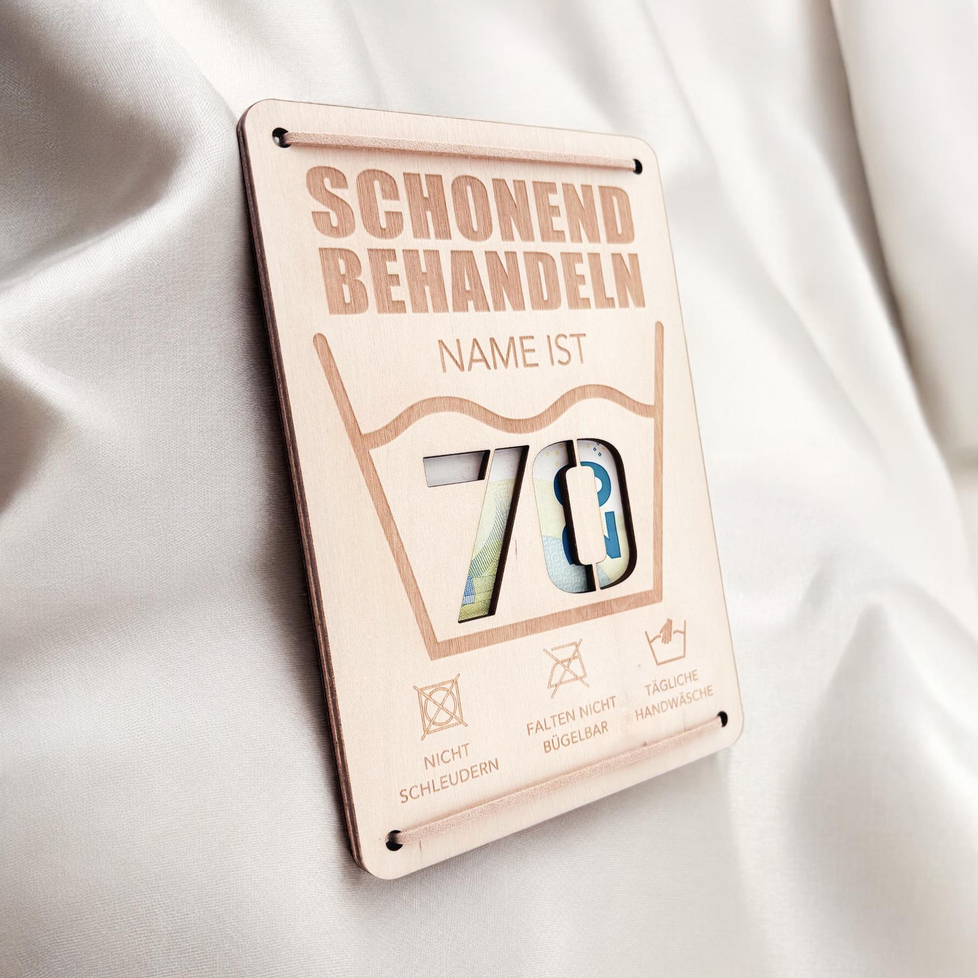 Schonend Behandeln 70. Geburtstag Geldgeschenk personalisiert Geldverpackung Verpackung Geld Geburtstagsgeschenk Geschenkkarte Holz 12x17 cm