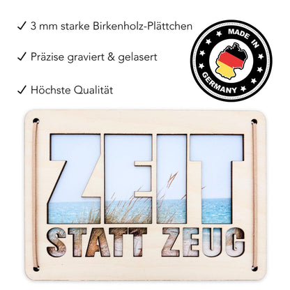 Zeit statt Zeug Wunscherfüller personalisierter Geschenkgutschein Verpackung Geburtstag Wellness Reisegutschein Geschenkkarte Holz 12x17 cm