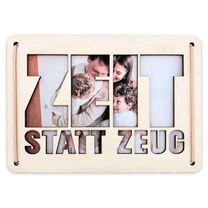 Zeit statt Zeug Wunscherfüller personalisierter Geschenkgutschein Verpackung Geburtstag Wellness Reisegutschein Geschenkkarte Holz 12x17 cm