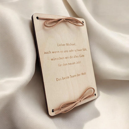 Abschiedsgeschenk Kollege personalisiertes Geschenk Kollegin Jobwechsel Verräter Geldgeschenk Verpackung Geschenkkarte aus Holz 12x17 cm