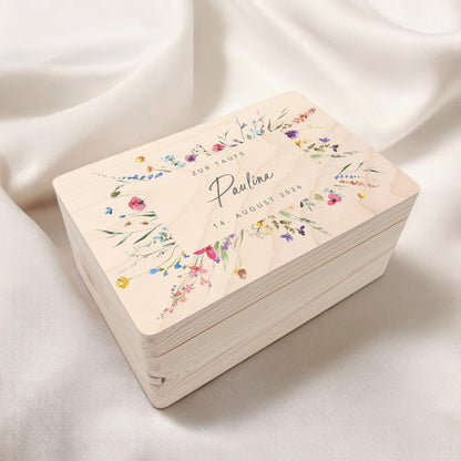 Erinnerungskiste Taufe Geschenk personalisiertes Taufgeschenk Mädchen Wildblumen Taufbox Holzkiste mit Deckel Holzbox 30x20x13 cm