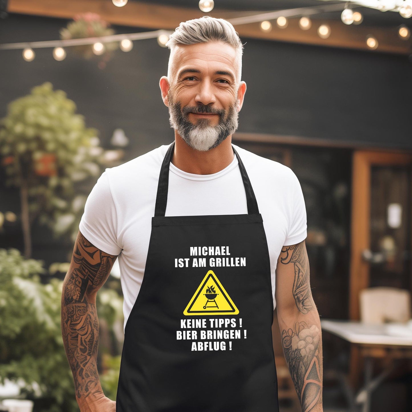 Grillschürze Mann personalisiert für Männer Kochschürze Herren lustiges Grillzubehör Geschenk Grillgeschenk Grillmeister Schürze Schwarz