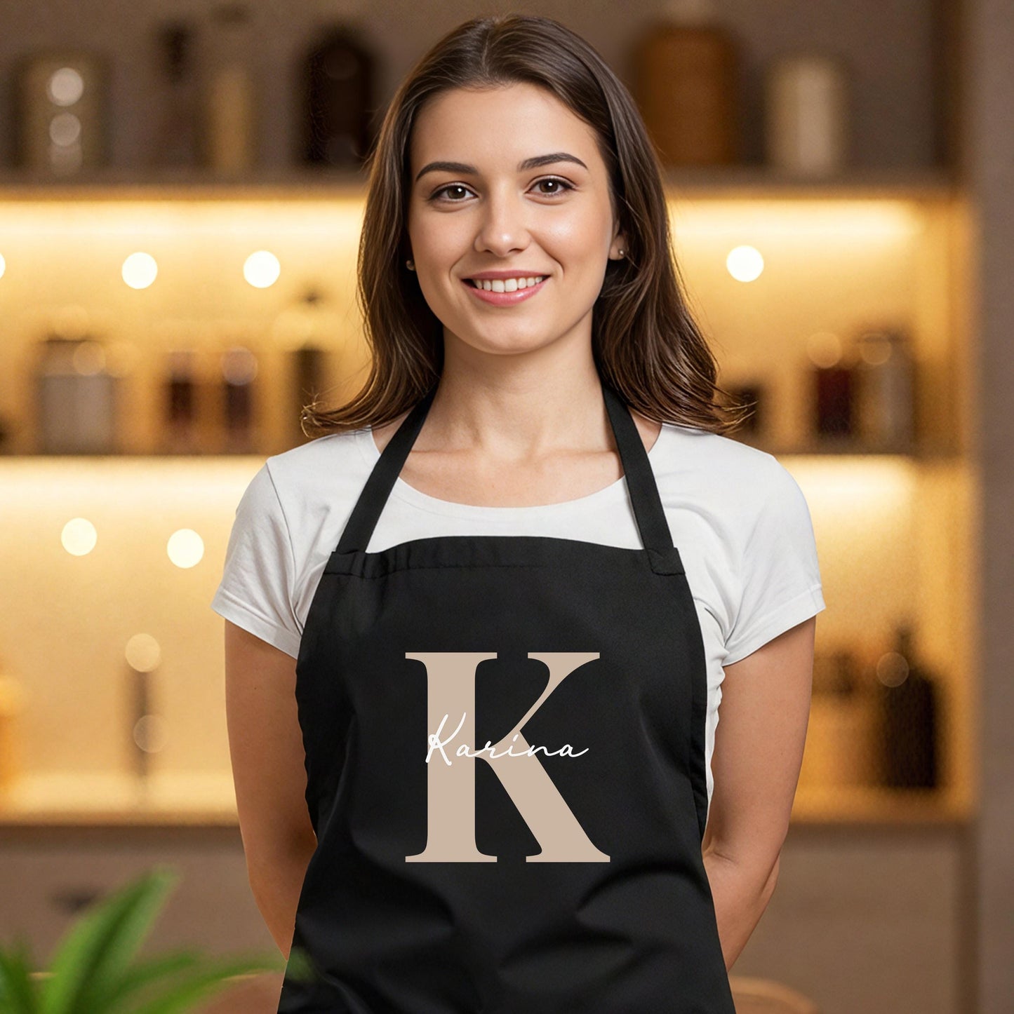 Kochschürze Damen Schürze personalisiert Geschenk für Mama Oma Frauen Küchenschürze Buchstabe Überwurfschürze Backschürze Schwarz