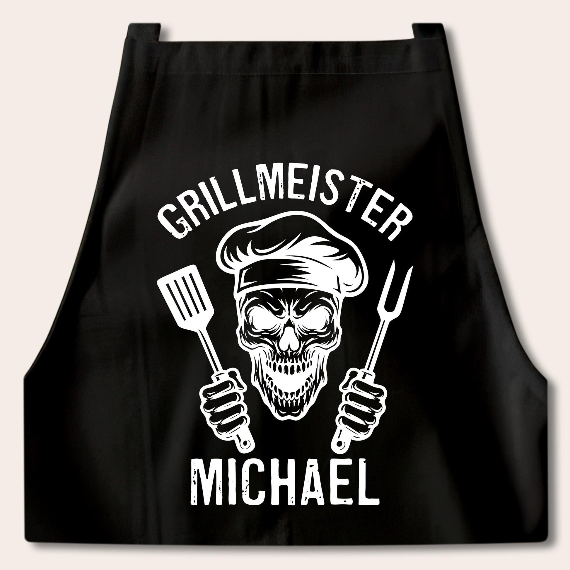 Grillmeister Grillschürze Mann personalisiert Kochschürze Herren lustiges Grillzubehör Geschenk Grillgeschenk Männer Schürze Schwarz