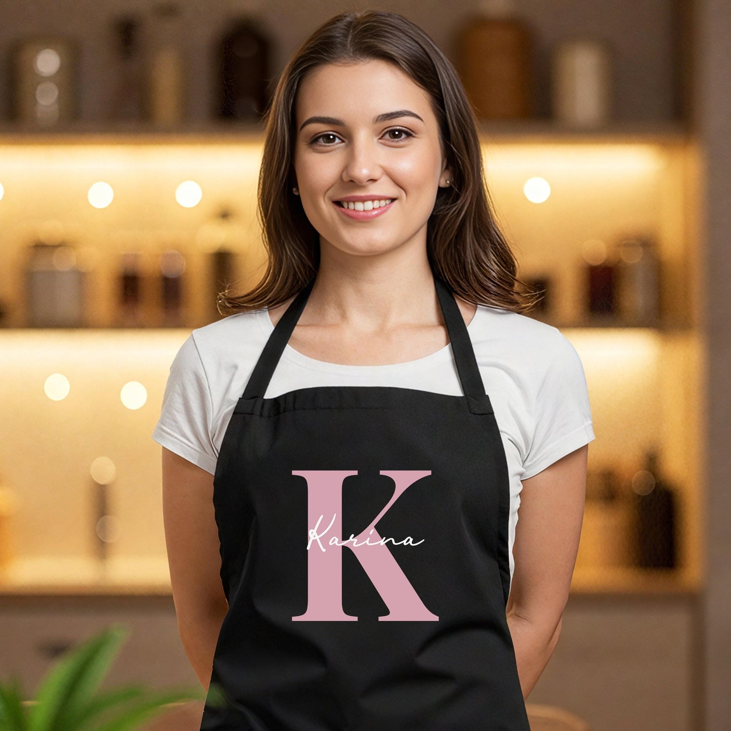 Kochschürze Damen Schürze personalisiert Geschenk für Mama Oma Frauen Küchenschürze Buchstabe Überwurfschürze Backschürze Schwarz