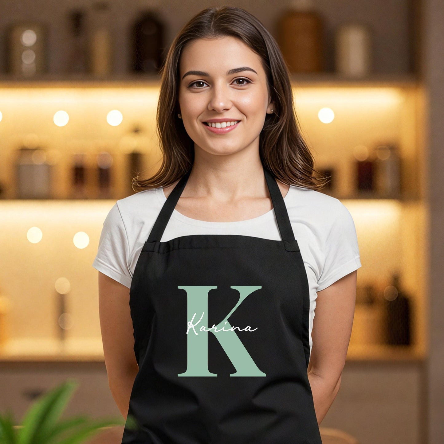 Kochschürze Damen Schürze personalisiert Geschenk für Mama Oma Frauen Küchenschürze Buchstabe Überwurfschürze Backschürze Schwarz