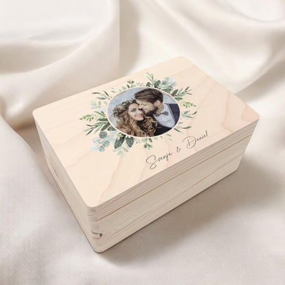 Erinnerungskiste Hochzeit personalisiertes Hochzeitsgeschenk für Brautpaar Fotogeschenk Holzkiste Geschenkkiste Geschenkbox 30x20x13 cm