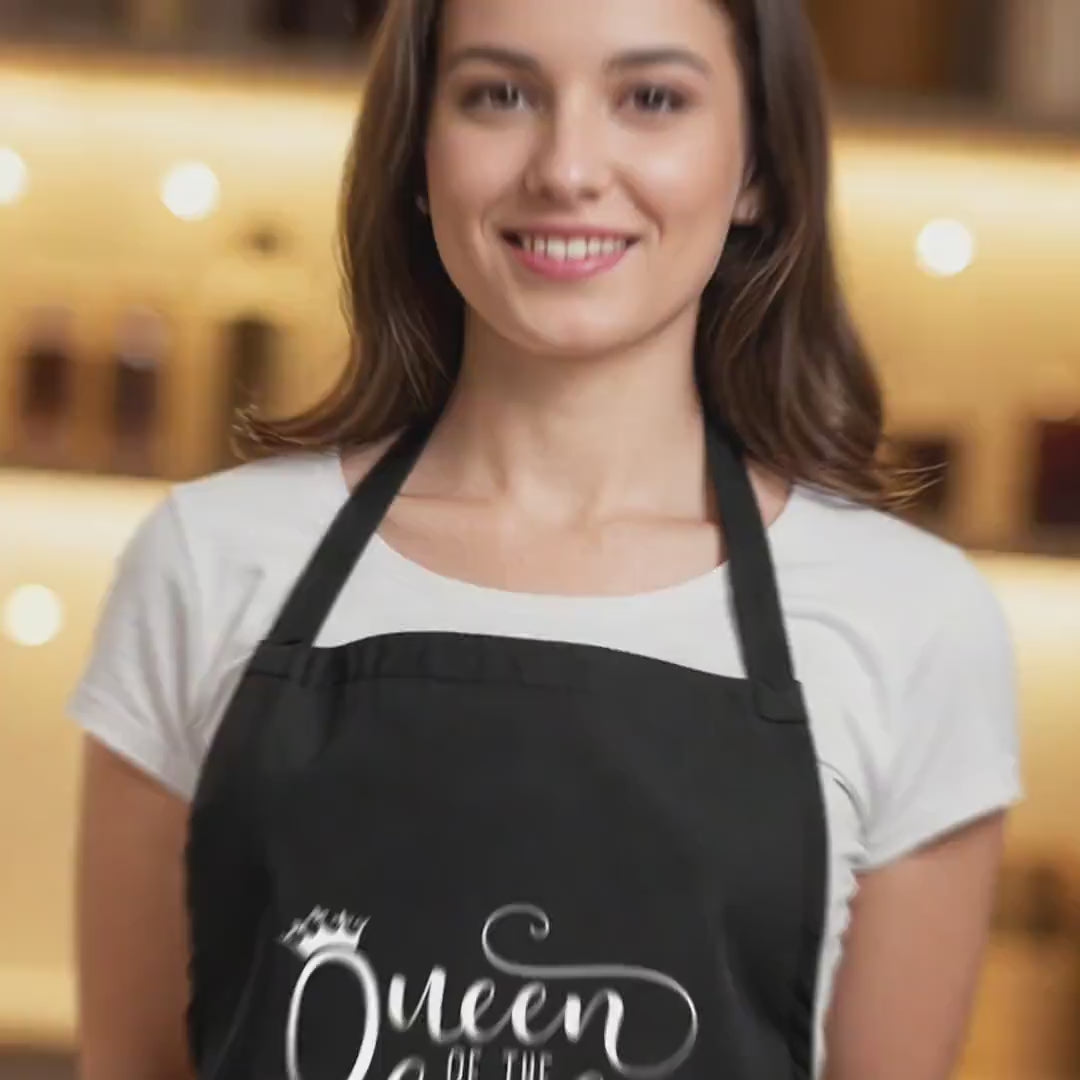 Schürze Damen personalisiert Kochschürze für Frauen lustiges Geschenk "Queen of the kitchen" Küchenschürze Backschürze Schwarz