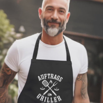 Grillschürze Mann personalisiert Auftragsgriller Kochschürze Herren lustiges Grillzubehör Geschenk Grillgeschenk Männer Schürze Schwarz