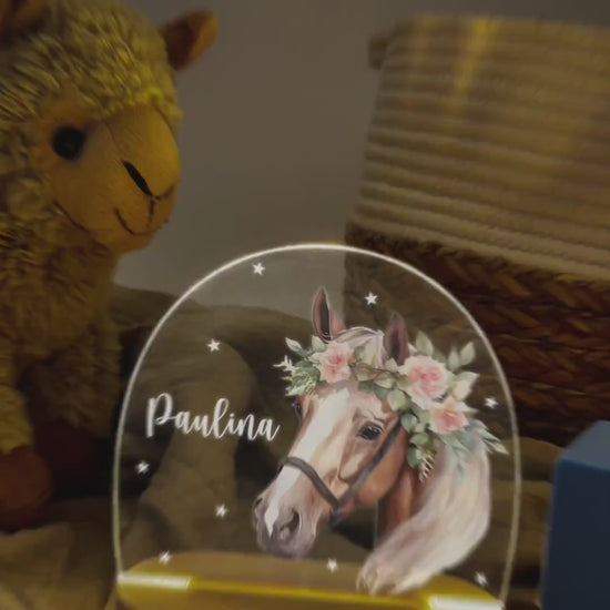 Nachtlicht Pferd personalisiert für Kinder & Baby Pferdemädchen Geschenk Pferdeliebhaber Deko Nachtlampe Mädchen inkl. Holzfuß und Netzteil