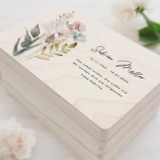Erinnerungskiste Trauer Trauergeschenk personalisierte Trauerbox Andenken Wildblumen Holzkiste Geschenk Angehörige Holzbox 30x20x13 cm