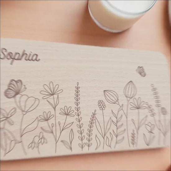 Frühstücksbrettchen Mädchen personalisiert Holzbrett für Kinder Holz Geschenk Baby Wildblumen Holzbrettchen Brettchen Frühstücksbrett