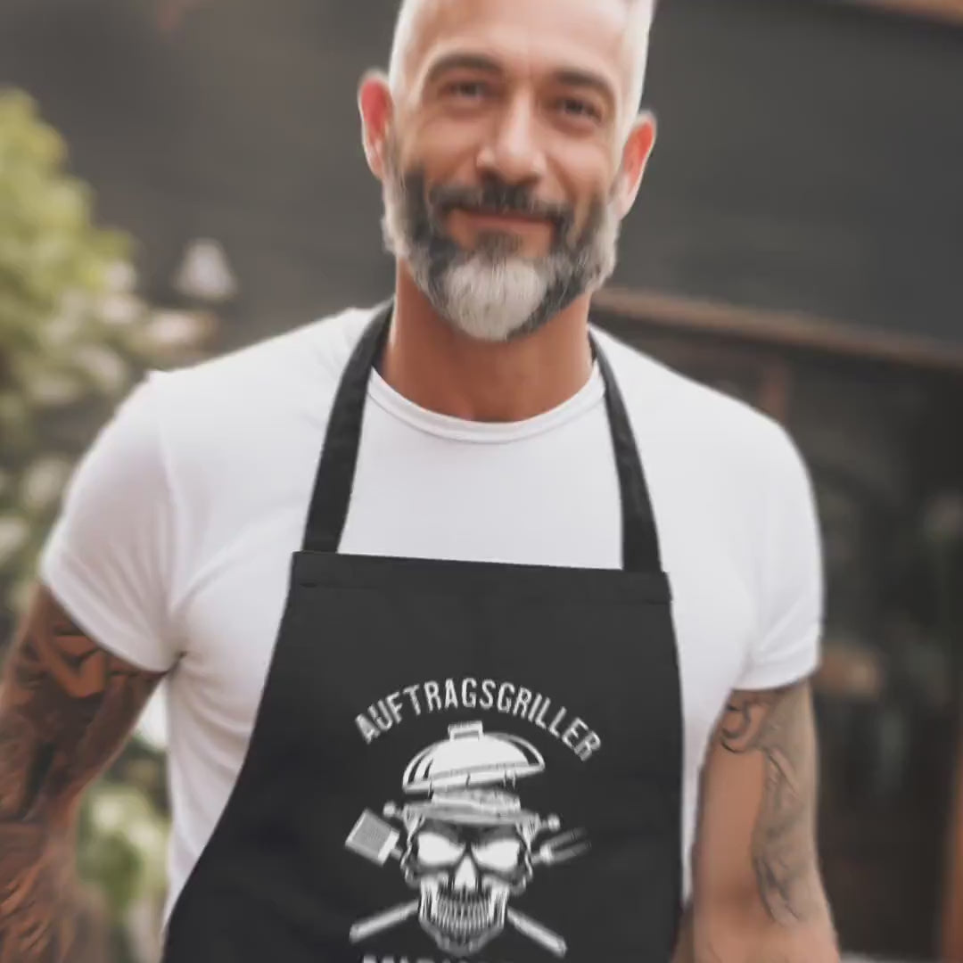 Auftragsgriller Grillschürze Mann personalisiert Kochschürze Herren lustiges Grillzubehör Geschenk Grillgeschenk Männer Schürze Schwarz