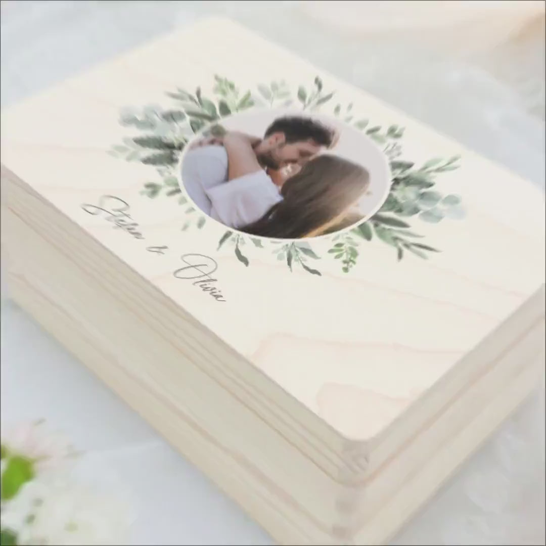 Erinnerungskiste Hochzeit personalisiertes Hochzeitsgeschenk für Brautpaar Fotogeschenk Holzkiste Geschenkkiste Geschenkbox 30x20x13 cm