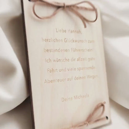 Tankgutschein Geschenk Geldgeschenk Tanken Geburtstag personalisierte Geld Verpackung Spritgeld Geschenkkarte Holz 12x17 cm