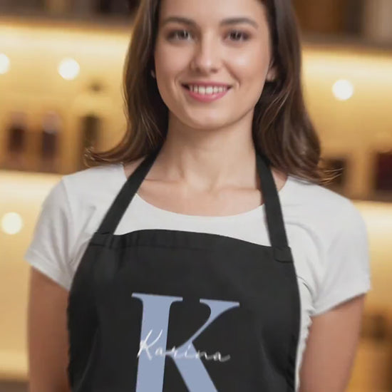 Kochschürze Damen Schürze personalisiert Geschenk für Mama Oma Frauen Küchenschürze Buchstabe Überwurfschürze Backschürze Schwarz