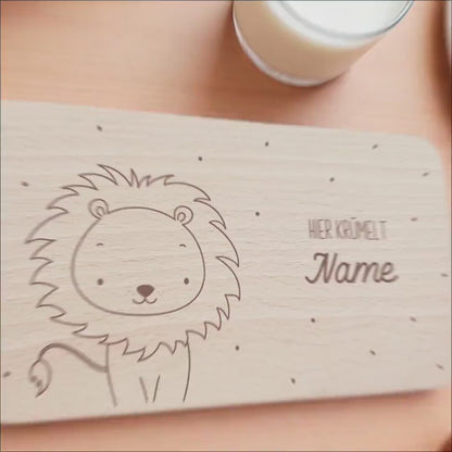 Frühstücksbrettchen Löwe personalisiert Brettchen Holz Holzbrett für Kinder Geschenk Baby Geburtsgeschenk Frühstücksbrett mit Gravur