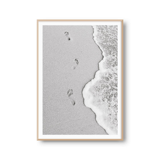 Fotoposter "Fußspuren im Sand" Strand Meer Fußabdruck Poster Fotoprint Kunstdruck Bild Wanddeko Foto Wandbild Kunst (OHNE RAHMEN)